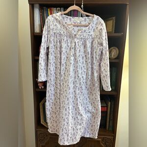 EILEEN WEST Dainty Violet Floral Print Lace Trim Cotton Traditional Nightgown M